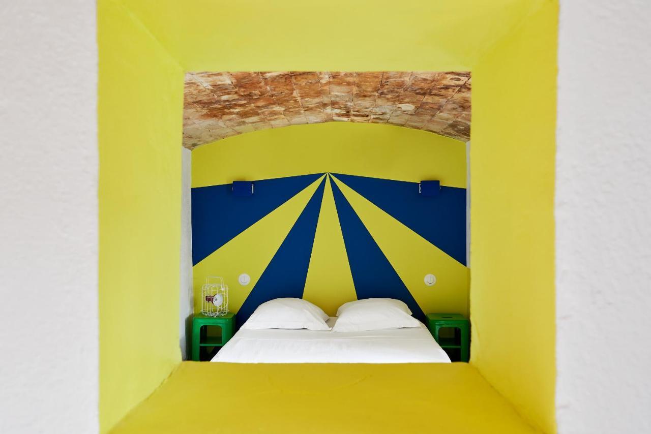 Domaine La Ferme Hi Bride Bed & Breakfast Villelaure Bagian luar foto