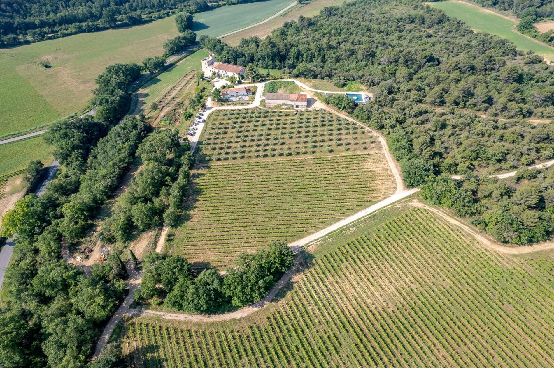 Domaine La Ferme Hi Bride Bed & Breakfast Villelaure Bagian luar foto